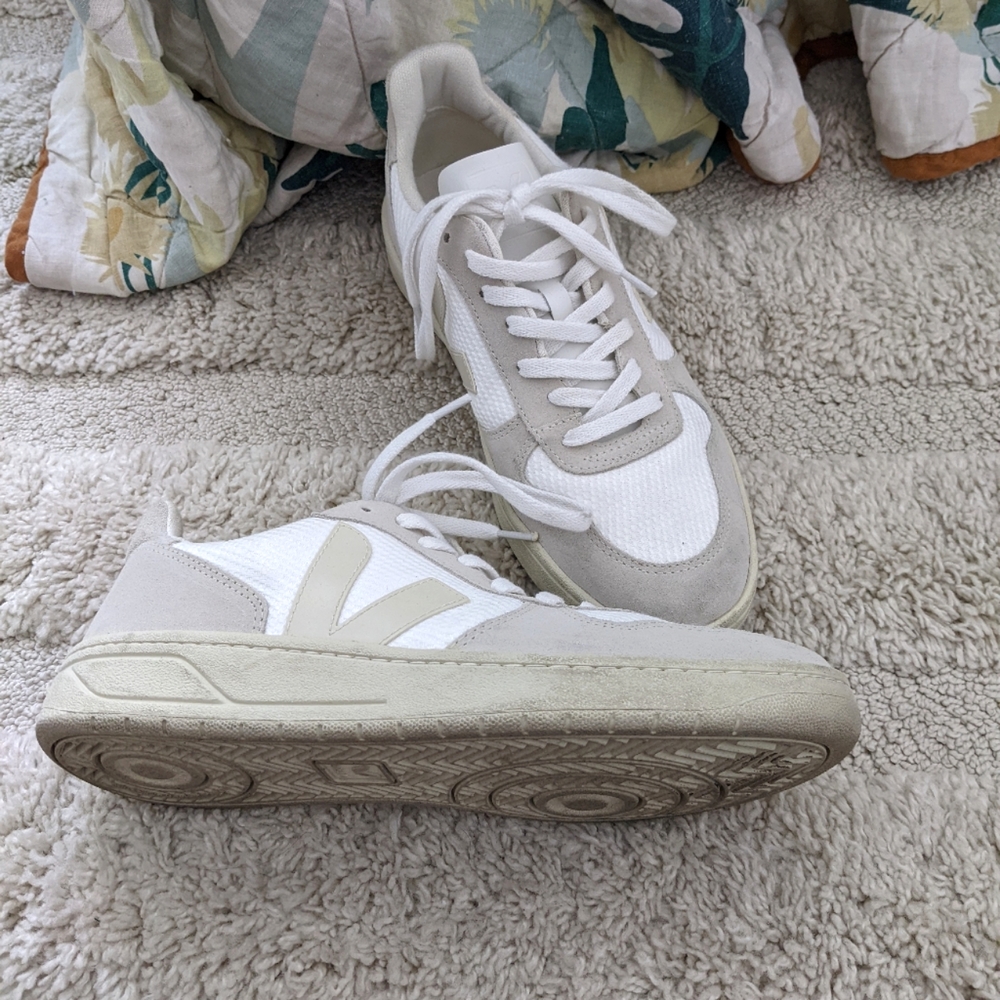 Veja V10 B-Mesh Sneakers